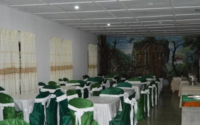 Green Valley Holiday Inn