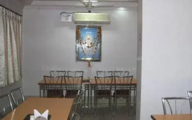 Shree Aditya Hotel