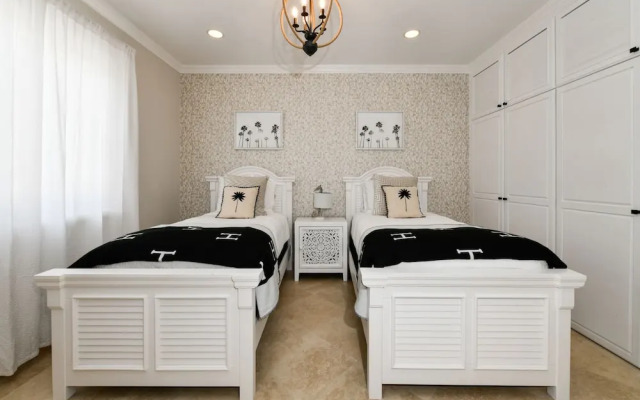 Newly Remodeled 5-bedroom 5-bath in Tierra del Sol!