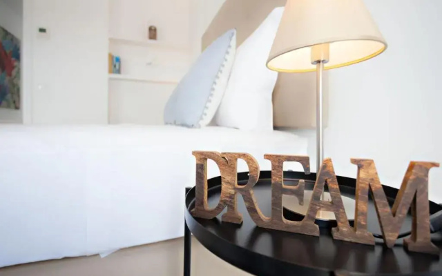 Faro Clara Suites