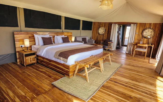The African Kongoni Serengeti Safari Camp