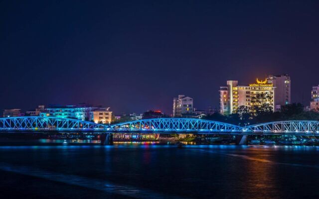 Muong Thanh Holiday Hue Hotel вид на фасад