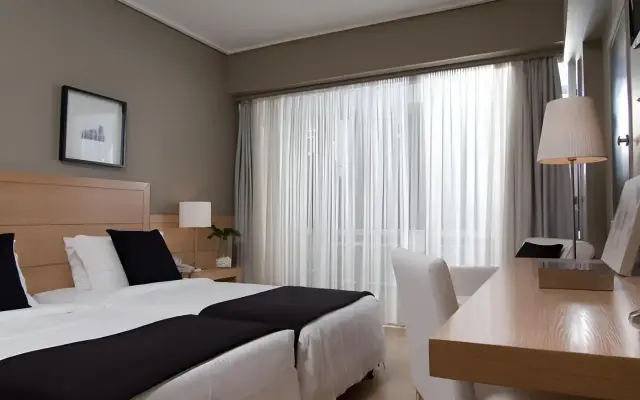 Sea View Cityscape Hotel
