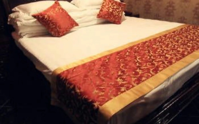 Honghu Inn