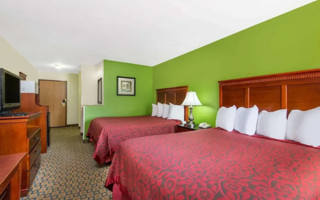 Days Inn & Suites Wichita