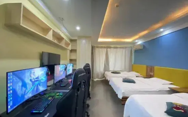Liebird E-sports Homestay (Shenglong Plaza)