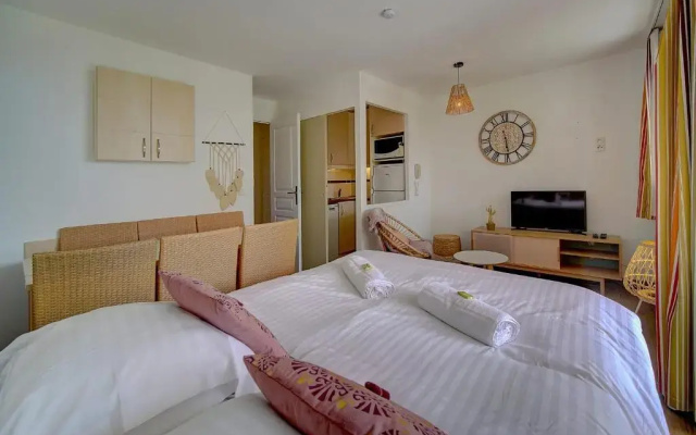IMMOGROOM - 3 Rooms renovated - Pool - Terrace - Garden - Parking