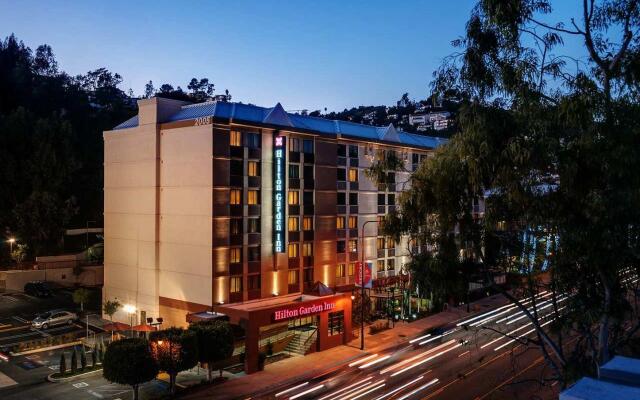 Отель Hilton Garden Inn Los Angeles/Hollywood Лос-Анджелес вид на фасад