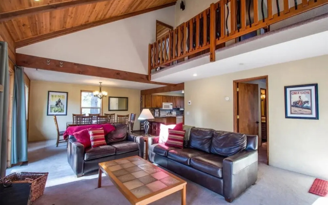 Camas 12 House