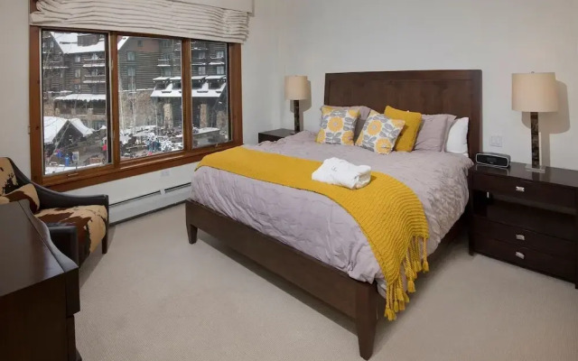 Lavish 3br 3.5ba Bachelor Gulch Steps To Lifts 3 Bedroom Condo by RedAwning