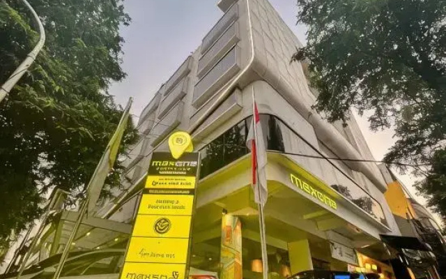 MaxOneHotels @ Premier Melawai