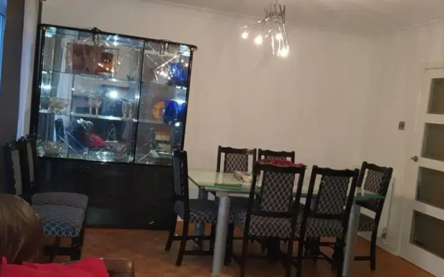 2-bed House in Poole