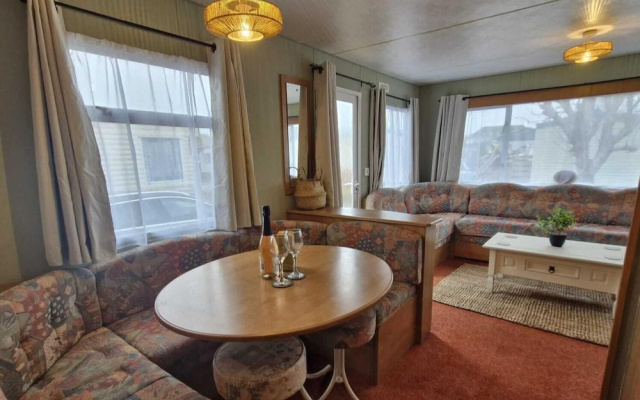 Palm Court - 3 Bed, Heated Pool, Parking, Nr Beach