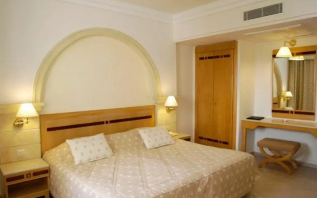 Hotel Les Sirenes Beach