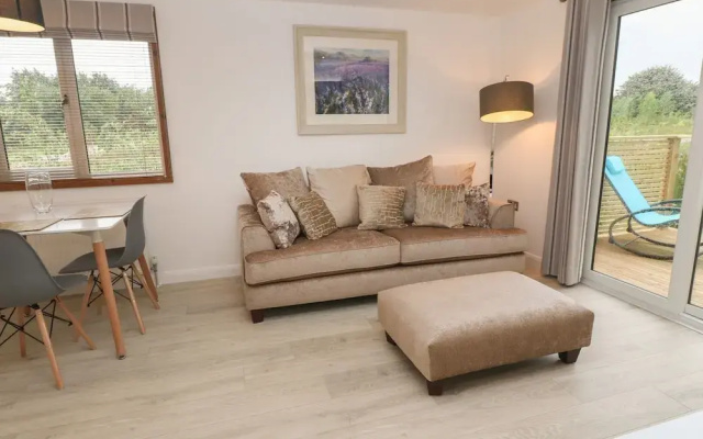 12 Meadow Retreat
