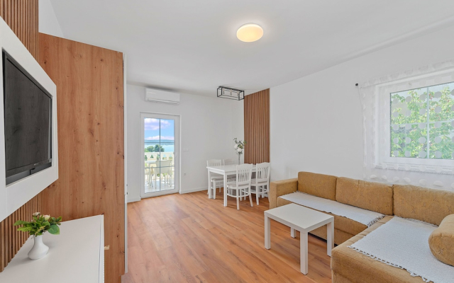 Superior Apartment Tania 4