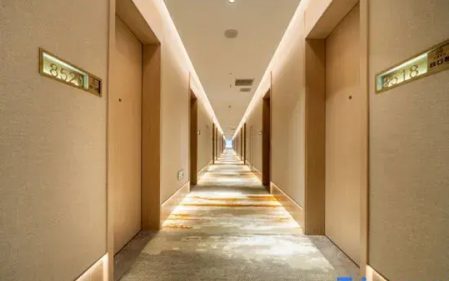 Hua Yue Li Zhi Hotel
