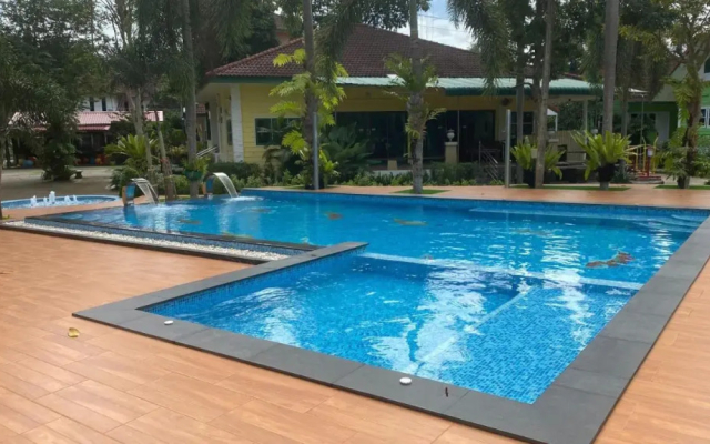 Somrudee Resort