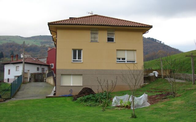 Отель Apartamento Lallomba Онис вид на фасад