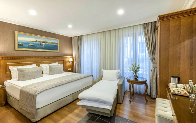 Royan Suites