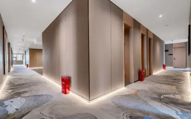 Yaxi Hotel(FenghuangLake Qingbajiang District)