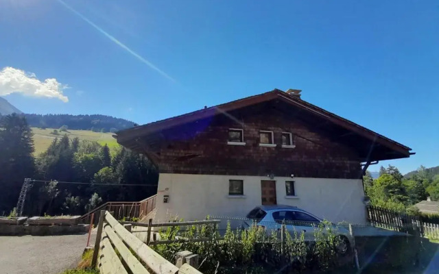 Apartment With GardenBalcon