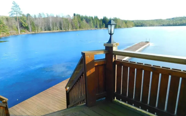 Lake View Cabin