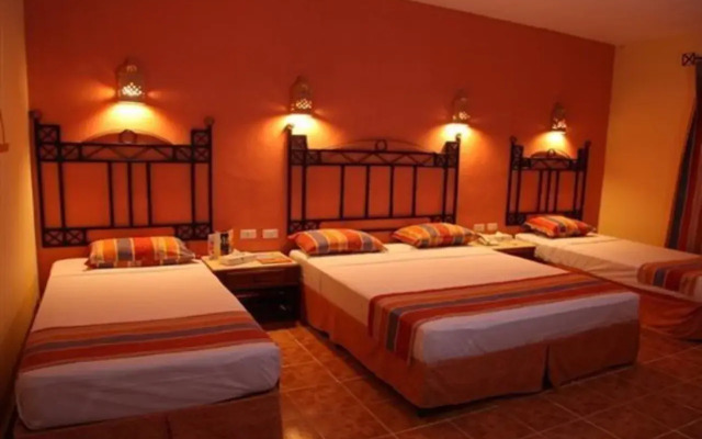 Marina  Beach  Hotel