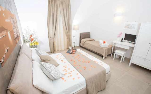 Chiaia Suites