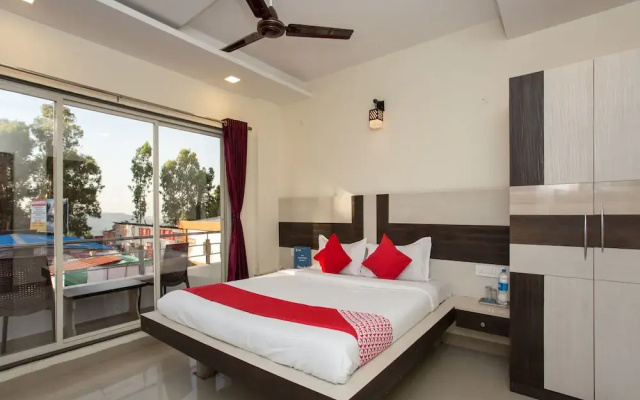 OYO 11758 Royal Hills
