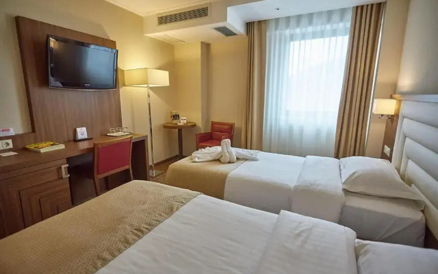 Central Plaza Hotel