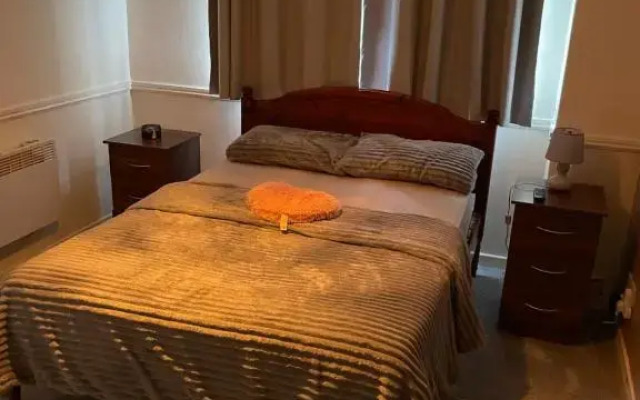 Lovely 1 bedroom flat with free parking and WiFi