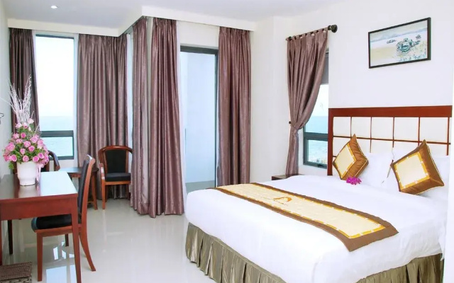 Seafront Hotel Da Nang