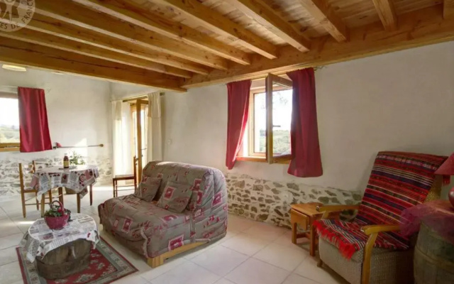 Gîte Saint-Marcel-de-Félines, 1 pièce, 2 personnes - FR-1-496-173