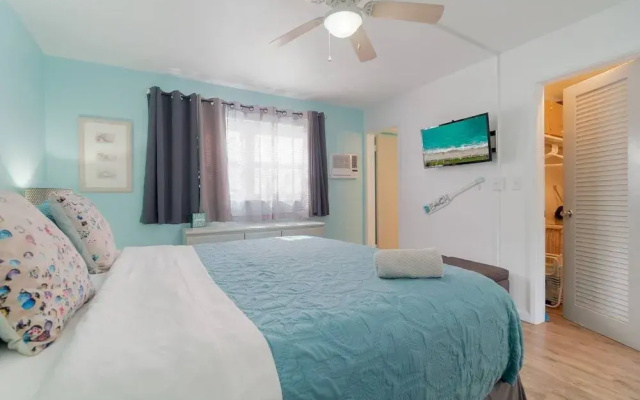 Mid Mari - Gorgeous Nautical Condo Near Beach, Shops & Restaurants- Condo 105