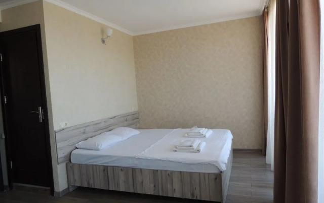Hotel Batomi