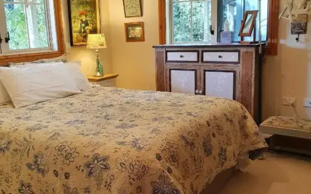 Bumblebee Cottage