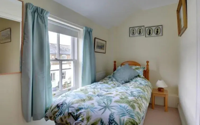Holiday Home Cam Court