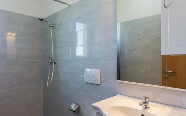 Beautiful Apartment in Pomer With Sauna