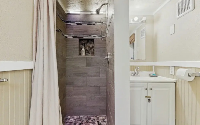 1BR Cozy Dog-friendly Home w/ Kitchenette & Patio