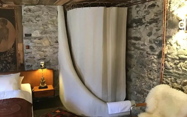 Lieu Secret dans les Alpes Suisses