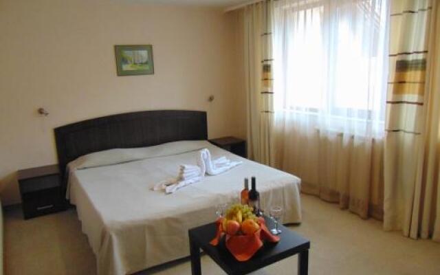 Отель Meteor Family Hotel Болгария, Чепеларе - отзывы, цены и фото номеров - забронировать отель Meteor Family Hotel онлайн комната для гостей
