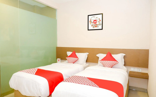 OYO 379 Grand Mundu