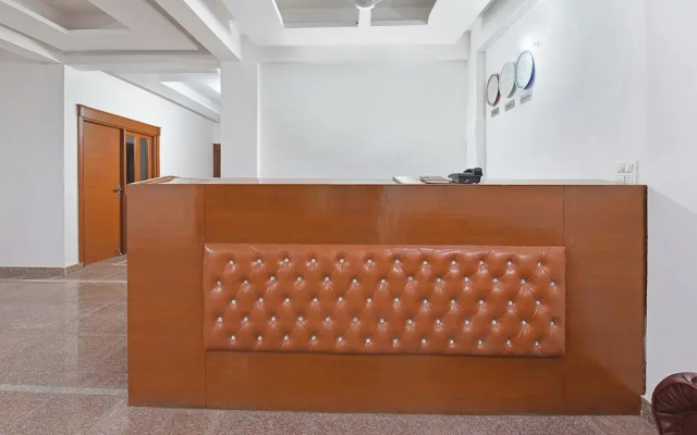 Oyo 19525 Rg Corporate Suites