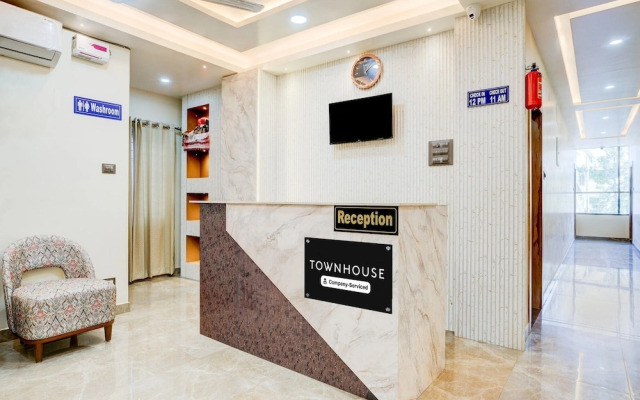 Super Townhouse Bhangagarh Bus Terminal