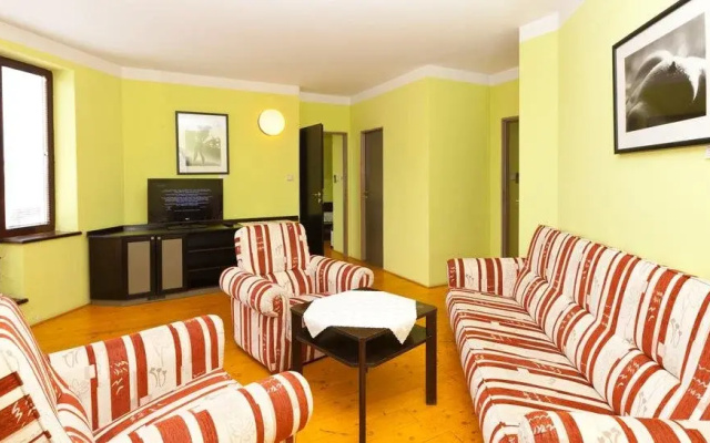 Hotel N