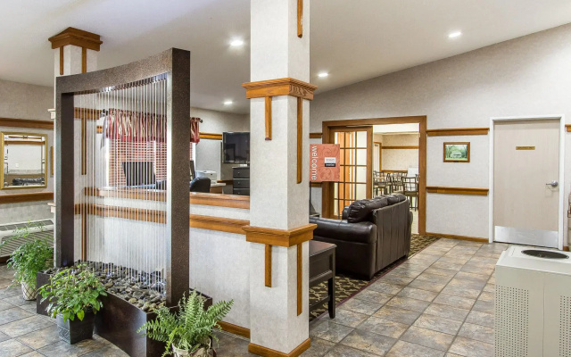 EverSpring Inn & Suites