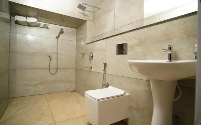 7 The Business Hotel