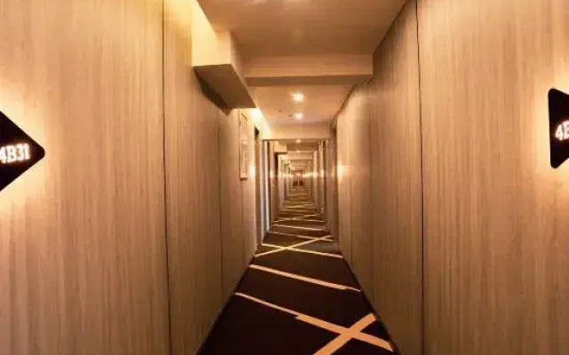 Licheng Hotel (Urumqi Diwobao International Airport Branch)