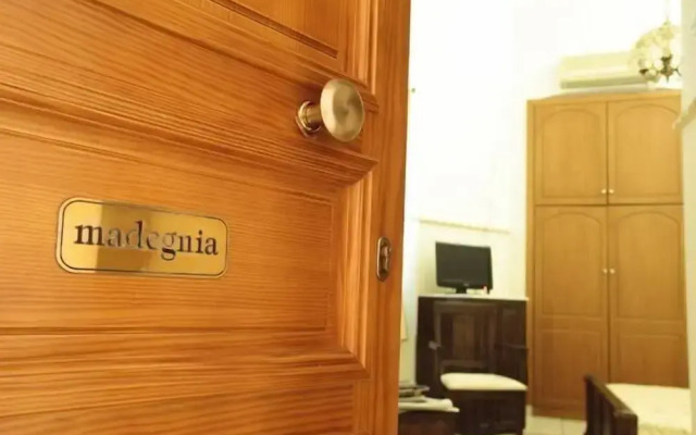 Monte Kristo Hotel